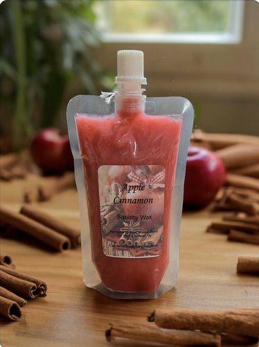 Apple Cinnamon Squeeze Wax Melt with Autumn Spice Fragrance
Apple cinnamon scented squeeze wax melt for a warm and inviting home fragrance.