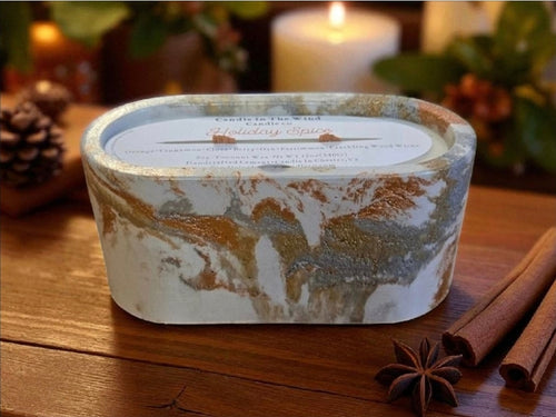 Concrete candle with a sweet and sticky Maple Sticky Bun aroma