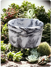 Load image into Gallery viewer, 14 oz. Large Round Cement Candle
